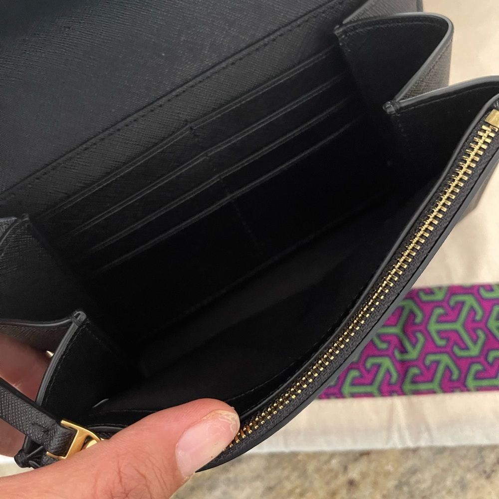 New ❤️🔥 new tory burch Emerson wallet chain crossbody. - Picture 3 of 8